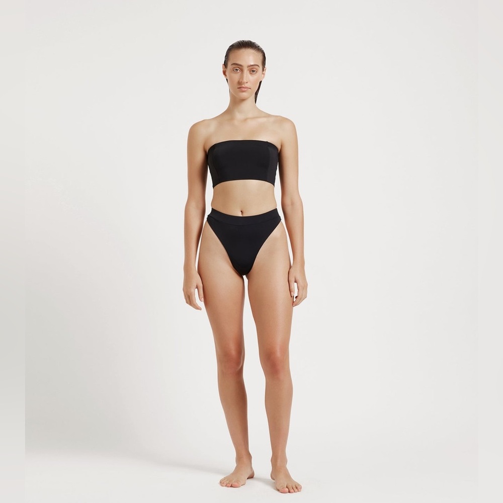 MYRA SWIM Daria Top in Black Small